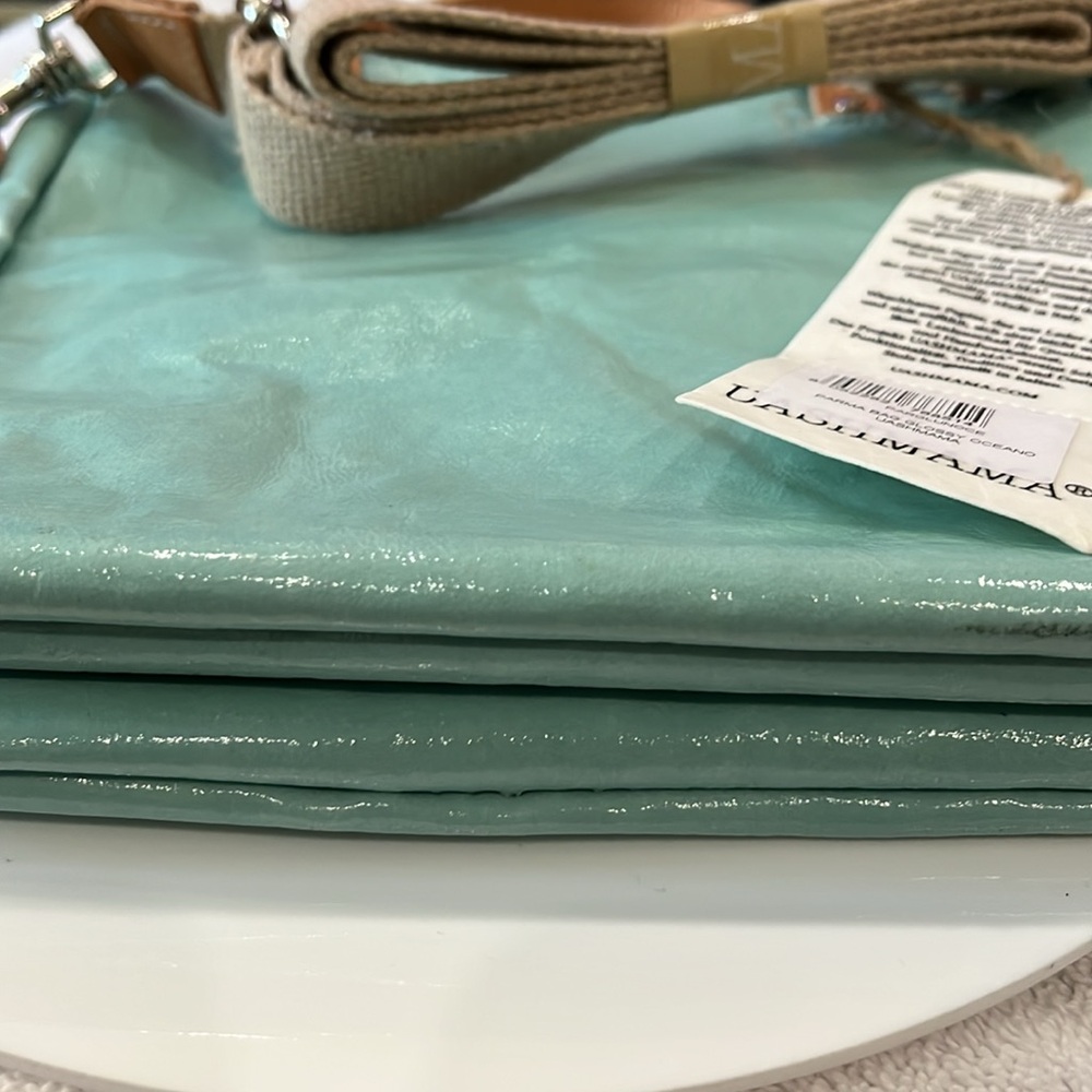 Structured Blue and Green Tote with Metallic Finish - Picture 5 of 8